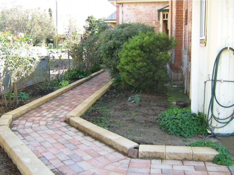 42 Railway Tce East, Snowtown SA 5520