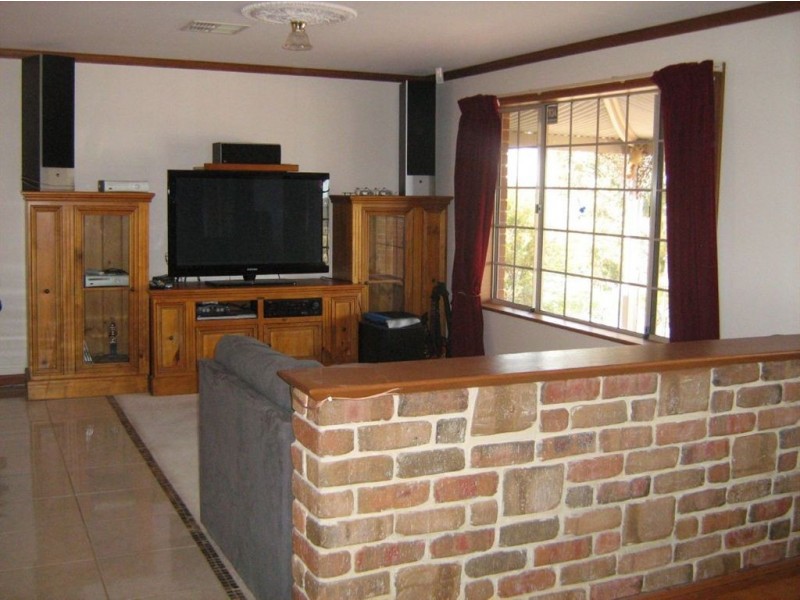 10 Michael Crt, Clare SA 5453