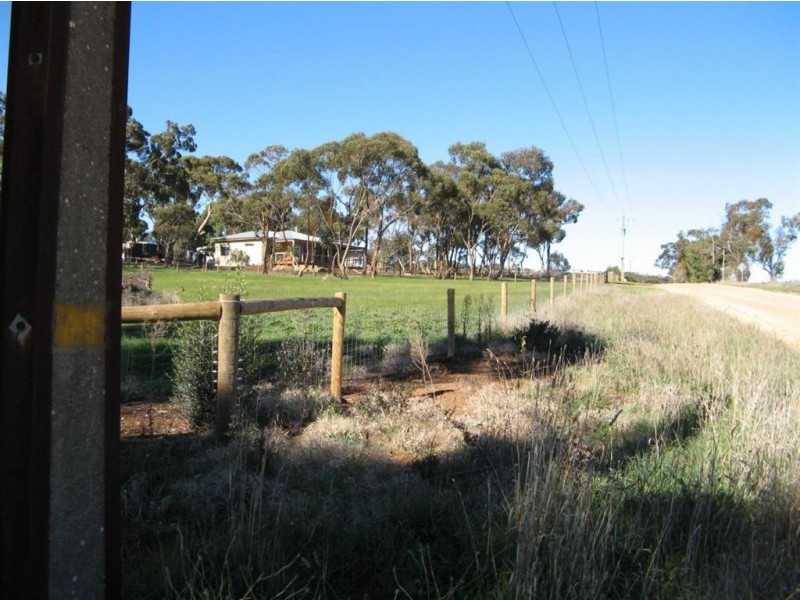 Lot 1 Corner Hicks Rd and Mine St., Clare SA 5453