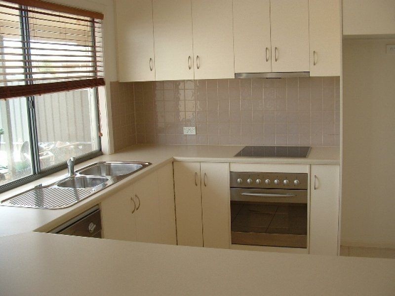 8 Cairns Crescent, Riverton SA 5412