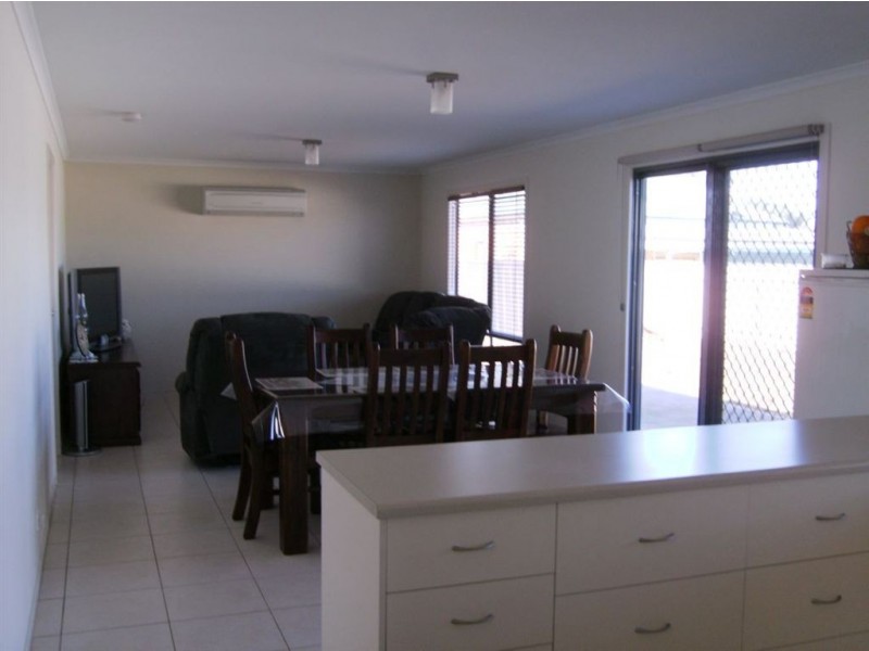 8 Cairns Crescent, Riverton SA 5412