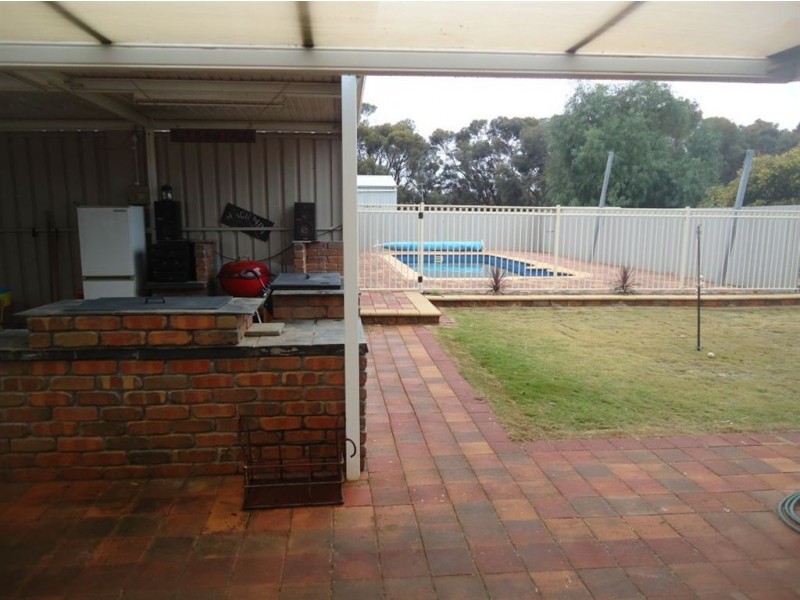 6 Whitwarta Road, Balaklava SA 5461