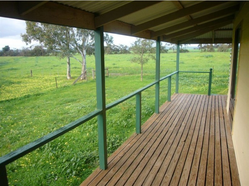 1 Cooper Rd, Halbury SA 5461