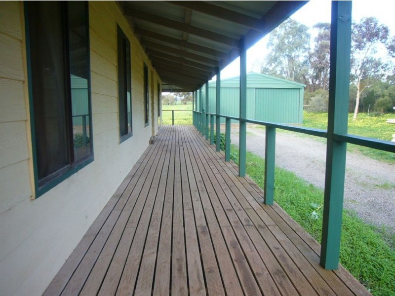 1 Cooper Rd, Halbury SA 5461