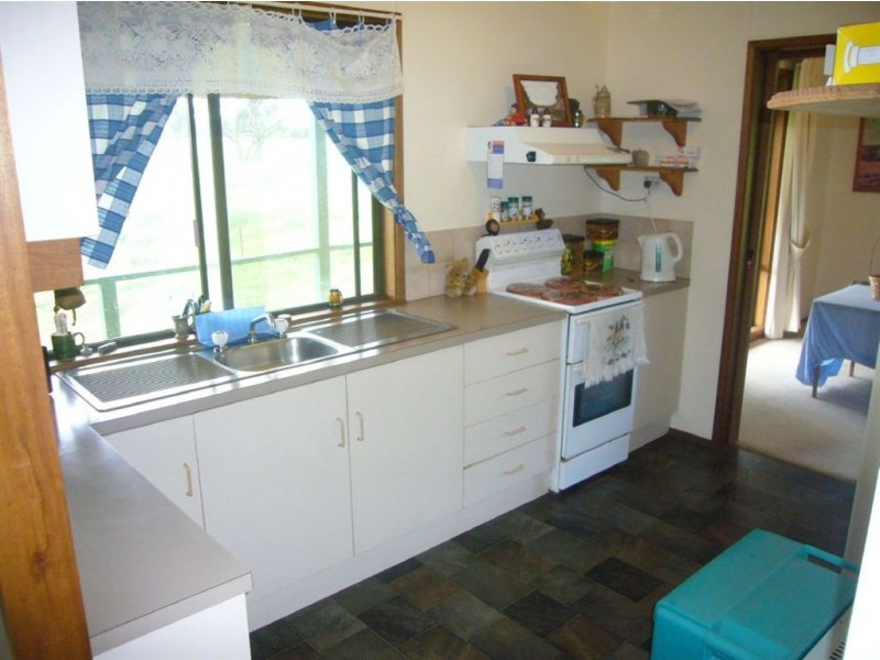 1 Cooper Rd, Halbury SA 5461