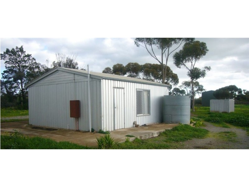 1 Cooper Rd, Halbury SA 5461