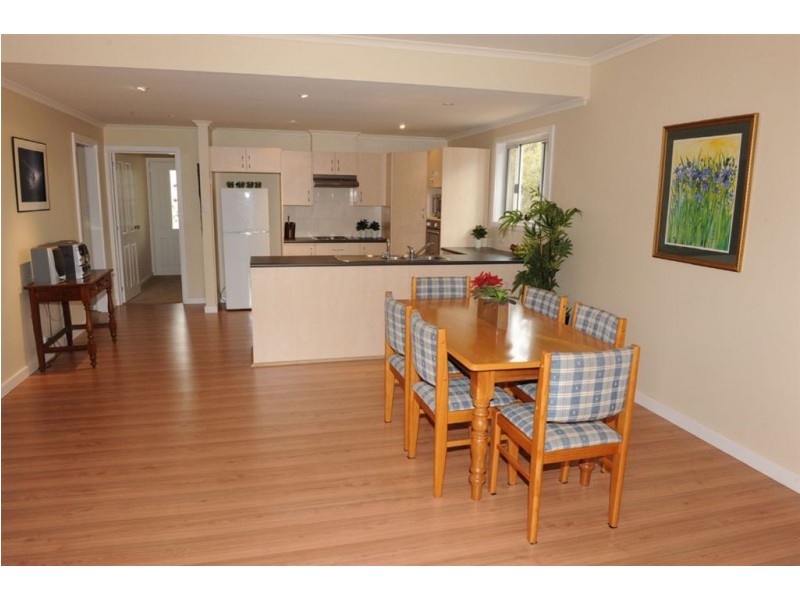 11 Cambridge St, Jamestown SA 5491