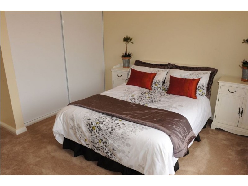 11 Cambridge St, Jamestown SA 5491