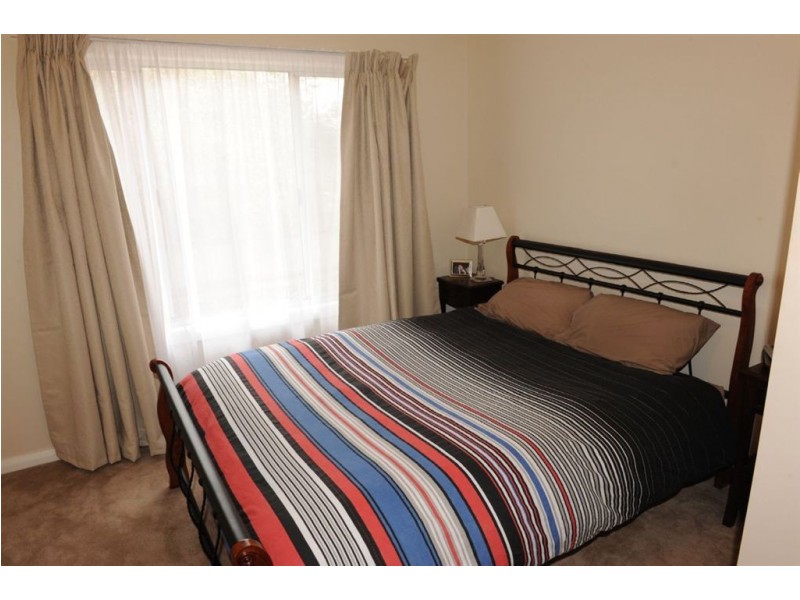 11 Cambridge St, Jamestown SA 5491