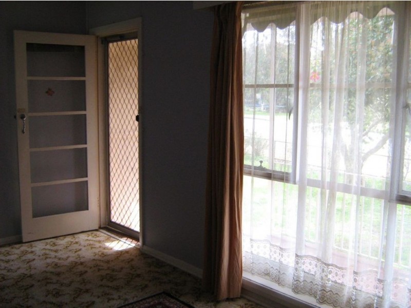 13 Melrose Avenue, Clare SA 5453