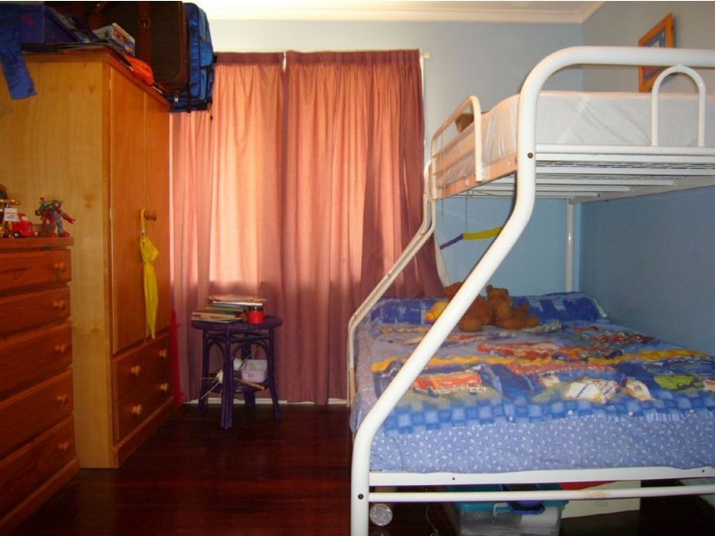 4 Earles Ct, Clare SA 5453