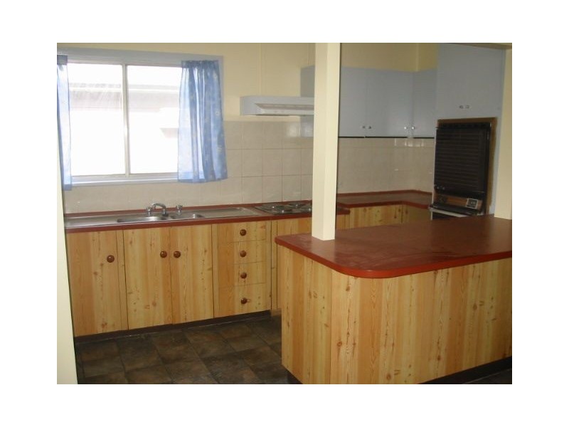 8 Murray Tce, Riverton SA 5412