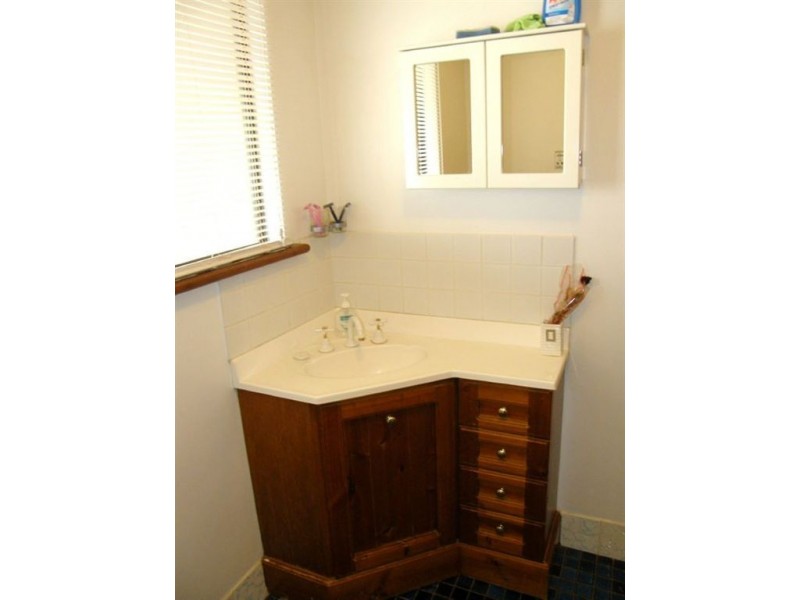 16 Keith Street, Cowell SA 5602