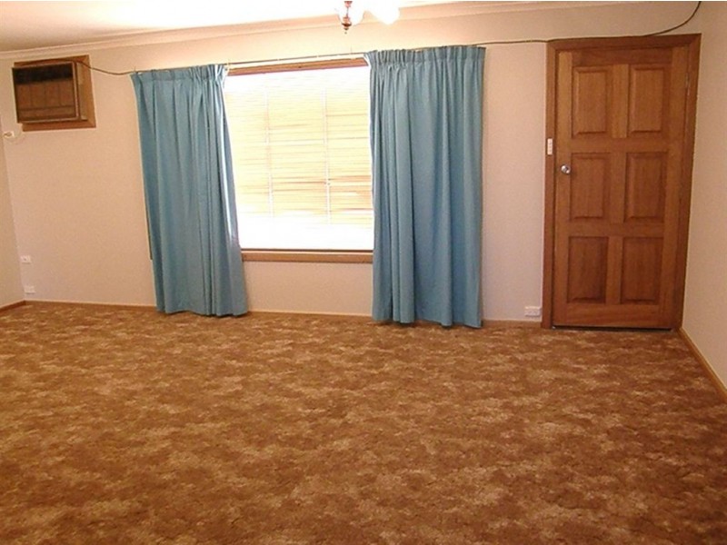 2 Schiller Street, Cowell SA 5602
