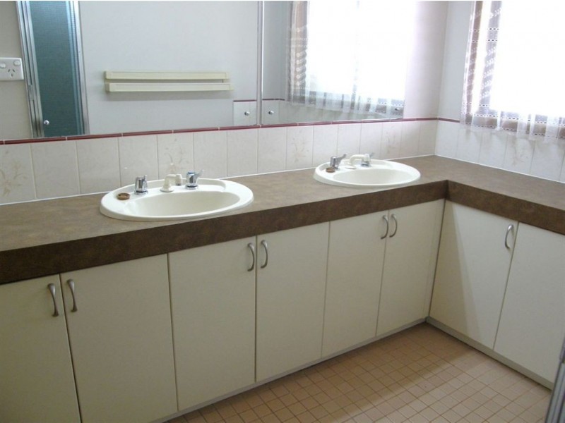 2 Schiller Street, Cowell SA 5602