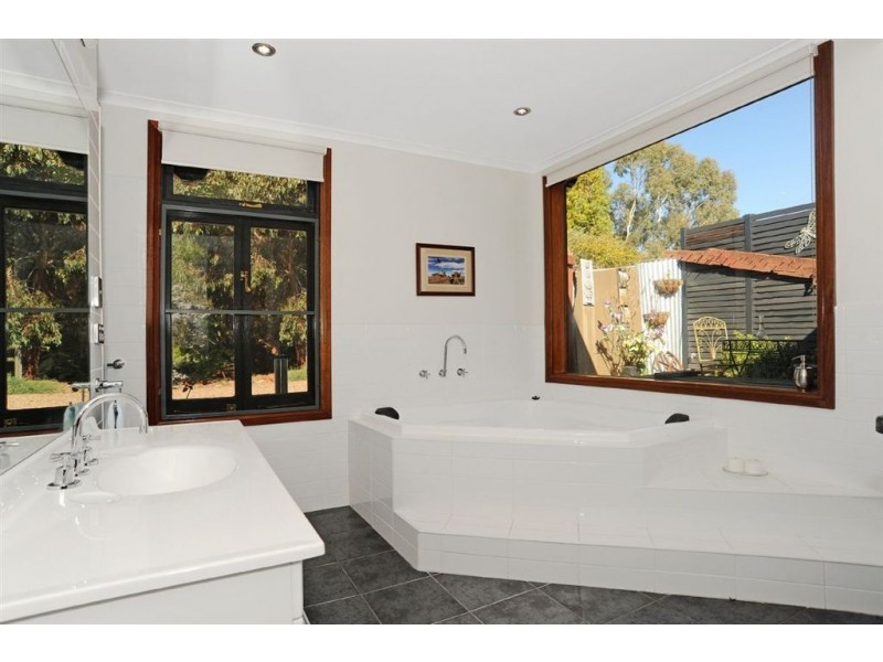32 Leasingham Rd William Hunts Retreat, Mintaro SA 5415