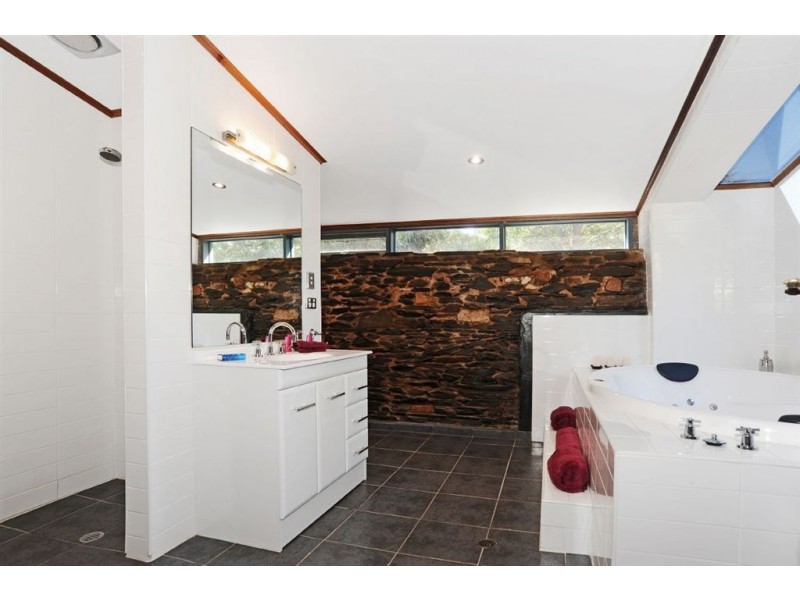 32 Leasingham Rd William Hunts Retreat, Mintaro SA 5415