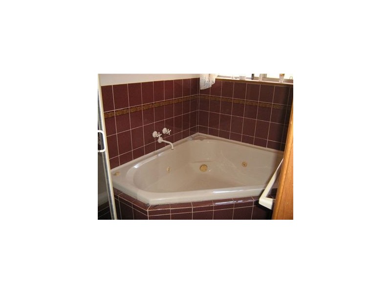 10 Michael Crt, Clare SA 5453