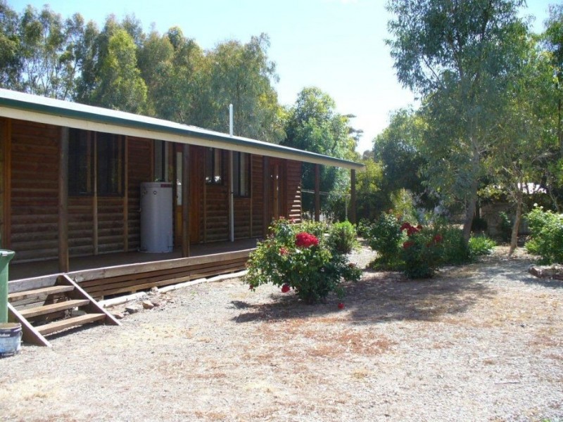 23 Moores Rd, Auburn SA 5451