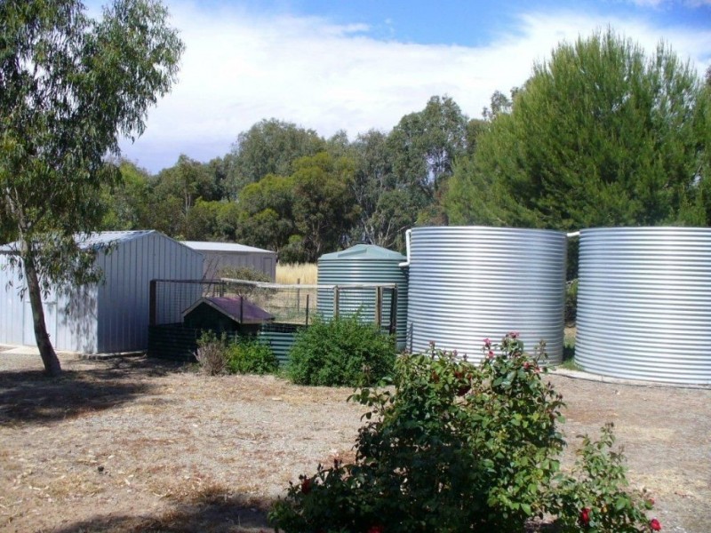 23 Moores Rd, Auburn SA 5451