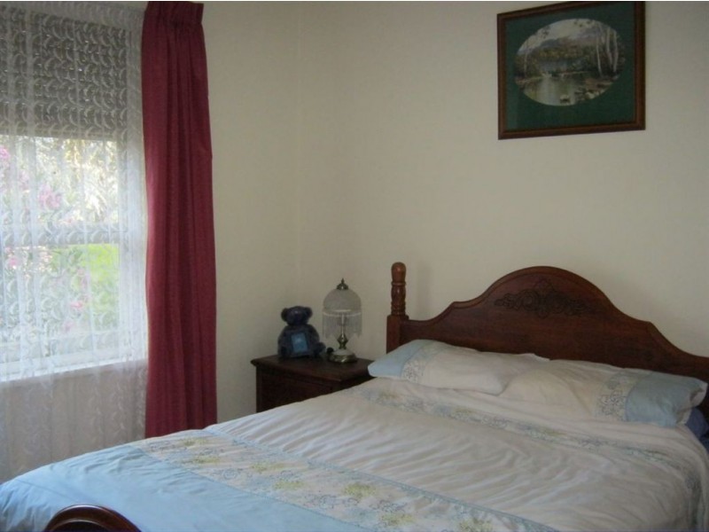 37 Swinden St, Riverton SA 5412