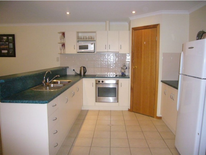 17A Beare St, Clare SA 5453