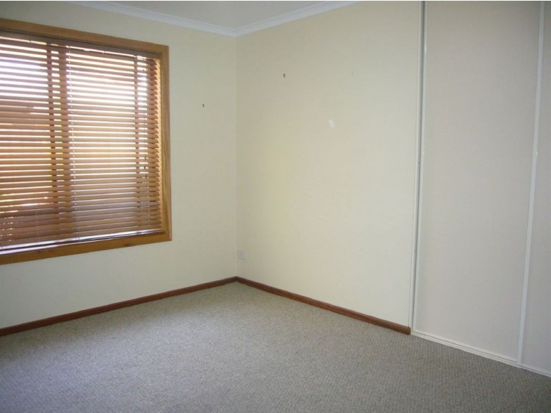 17A Beare St, Clare SA 5453