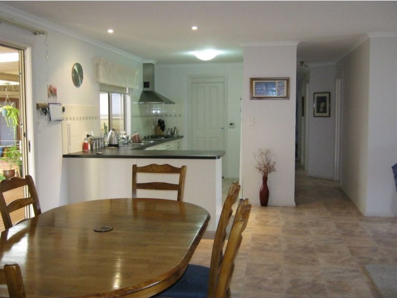 26 Cairns Crescent, Riverton SA 5412
