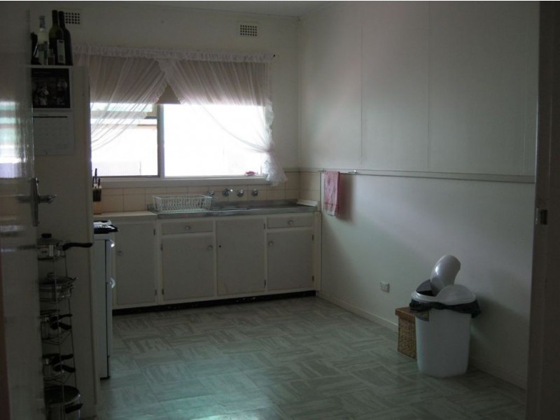 12 Paul Street, Riverton SA 5412