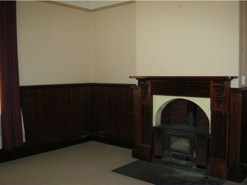 13 William Street, Clare SA 5453