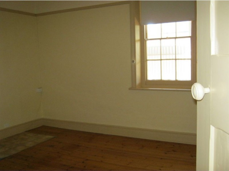 13 William Street, Clare SA 5453