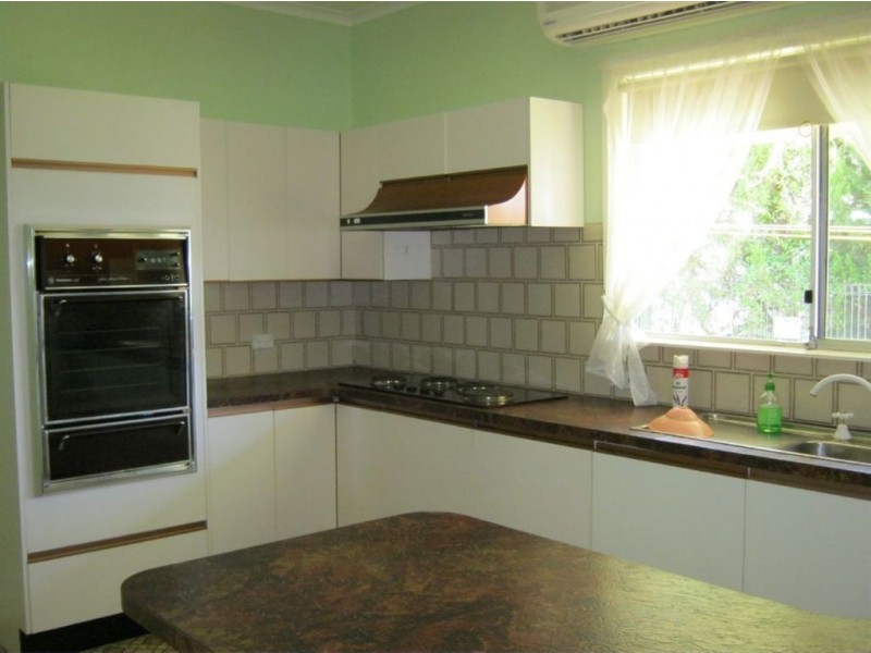 13 William Street, Clare SA 5453