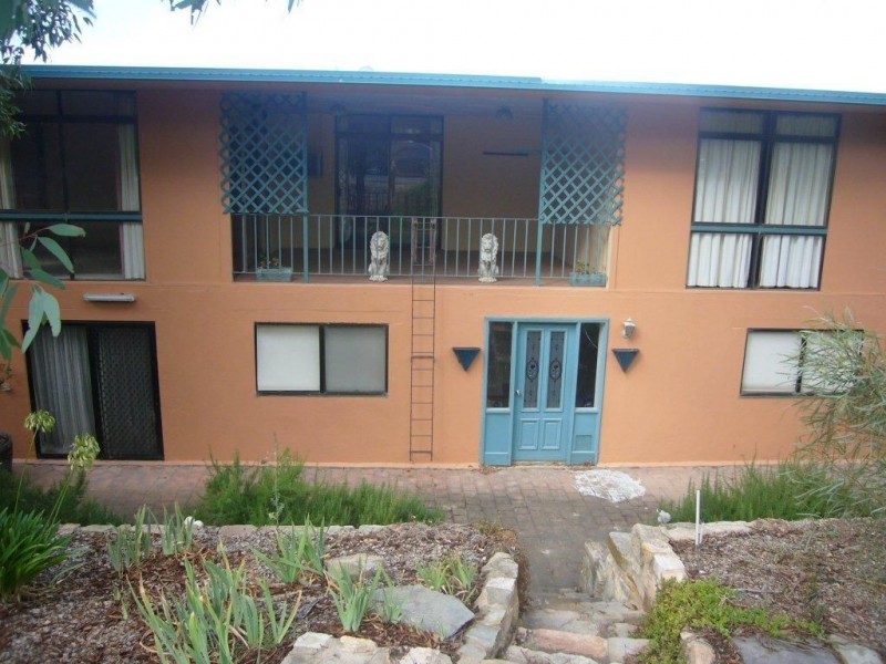 15A Beare St, Clare SA 5453