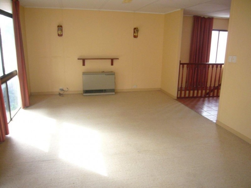 15A Beare St, Clare SA 5453