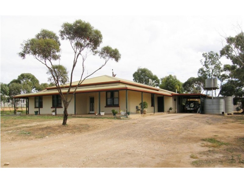 1 Cleve-Mangalo Road, Cleve SA 5640