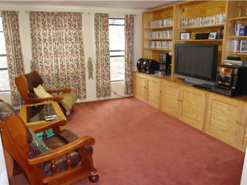 1 Cleve-Mangalo Road, Cleve SA 5640