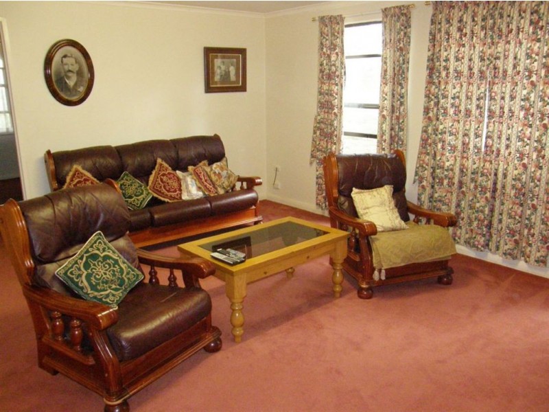 1 Cleve-Mangalo Road, Cleve SA 5640