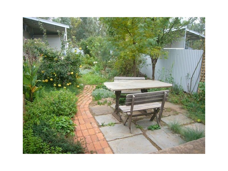 14 Truro Street, Burra SA 5417