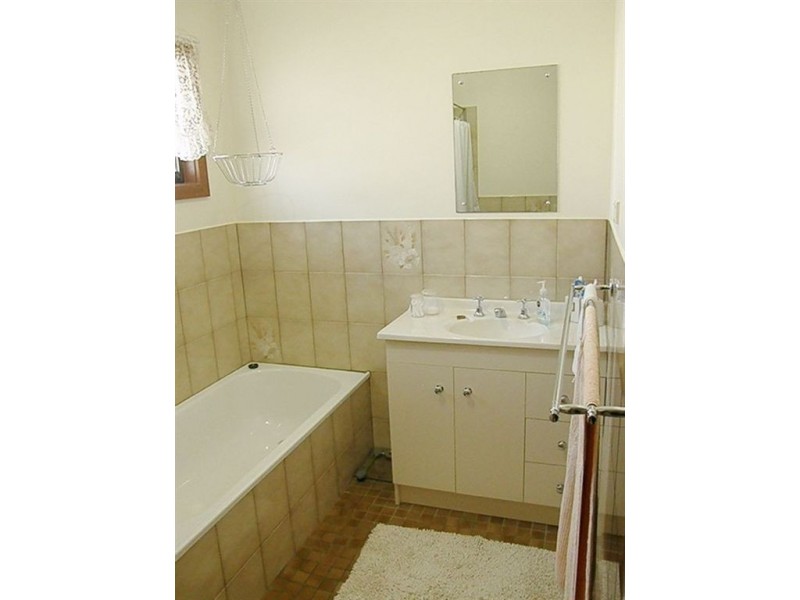 2 Barry Street, Cowell SA 5602