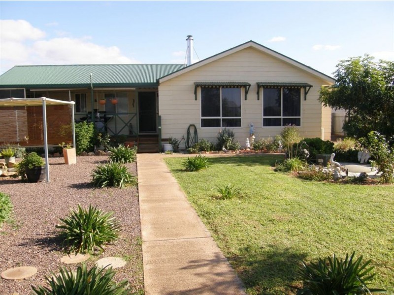 19 Warnes Street, Cowell SA 5602
