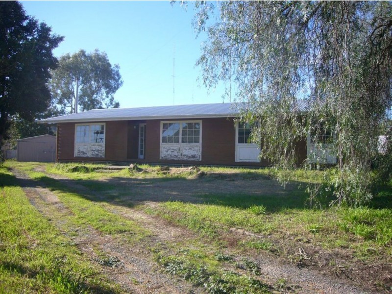 39 Beare St, Clare SA 5453