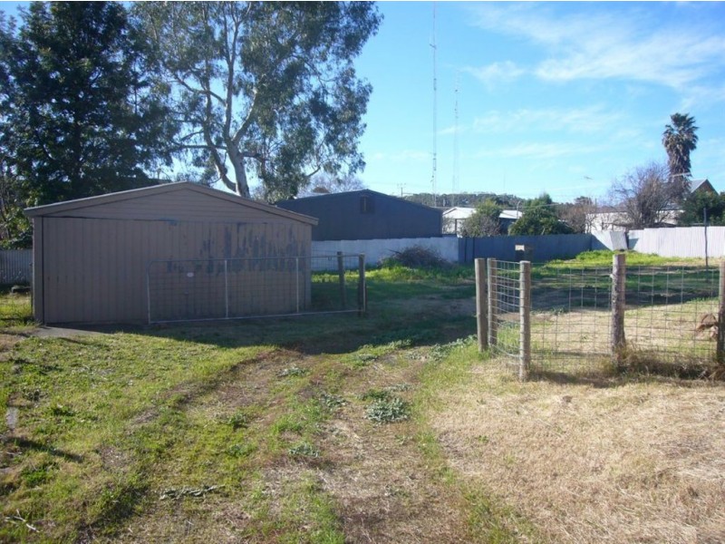 39 Beare St, Clare SA 5453