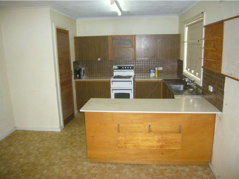 39 Beare St, Clare SA 5453