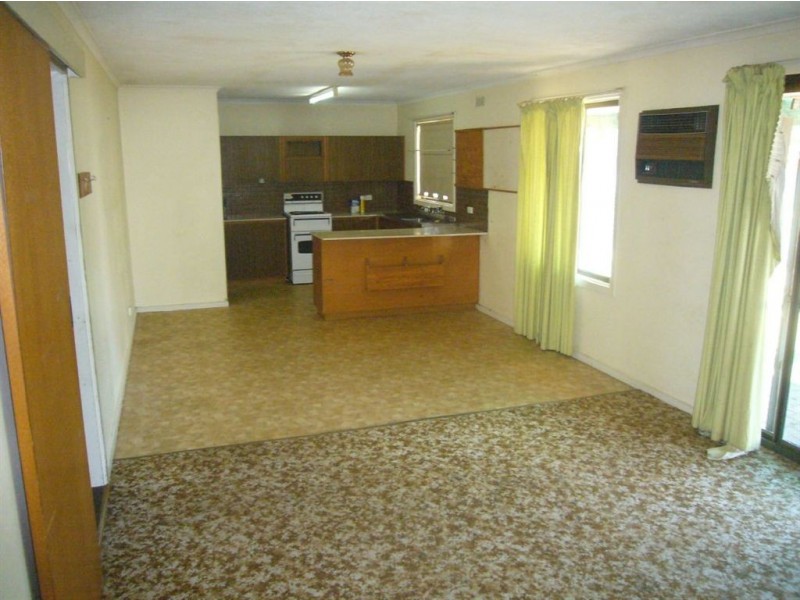 39 Beare St, Clare SA 5453