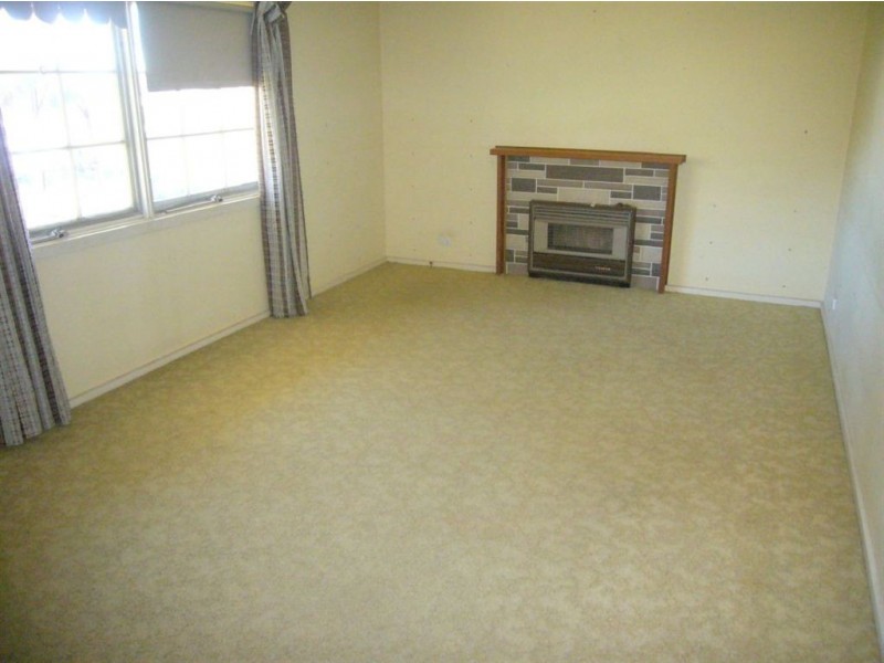 39 Beare St, Clare SA 5453