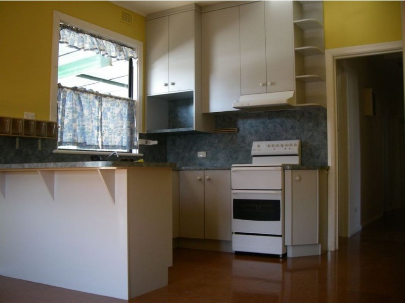 19 Melrose Ave, Clare SA 5453