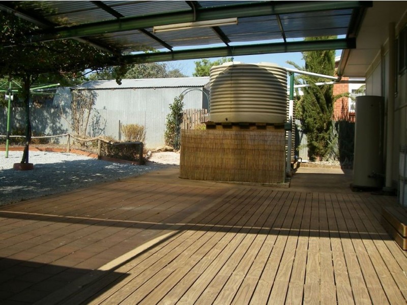 19 Melrose Ave, Clare SA 5453