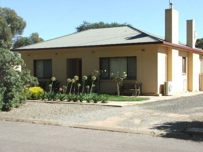 2 East Terrace, Clare SA 5453