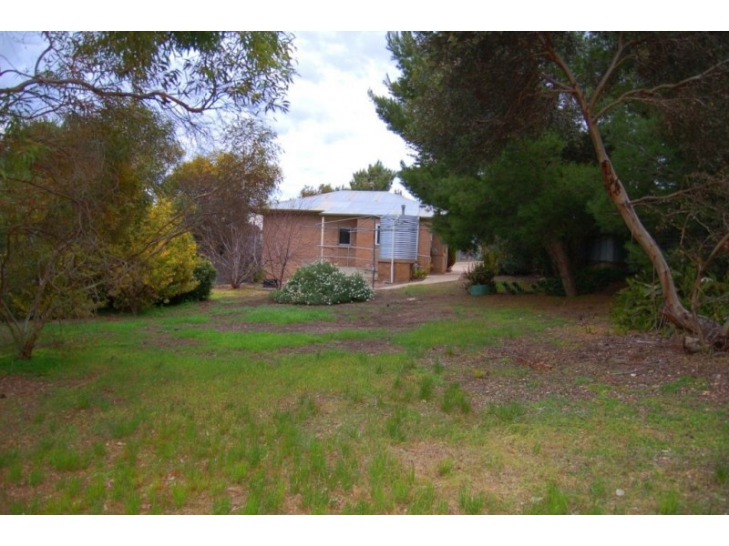25 Kangaroo Street, Burra SA 5417