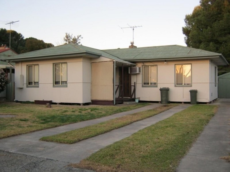 6 Murray Tce, Riverton SA 5412